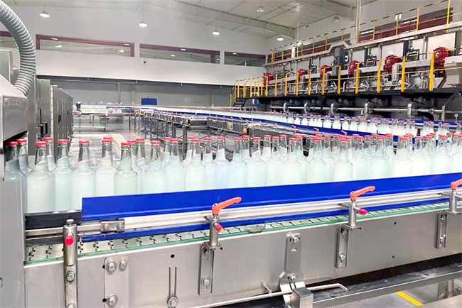 碧涞高温热泵助力饮料厂余热循环利用工作