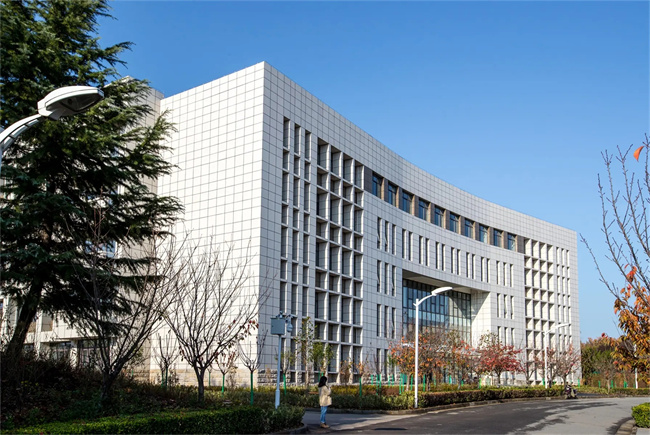 碧涞节能热泵热水机助力西安财经大学