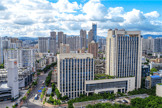 福建福州地铁大厦采用碧涞空气能热泵热水系统，推动绿色能源发展